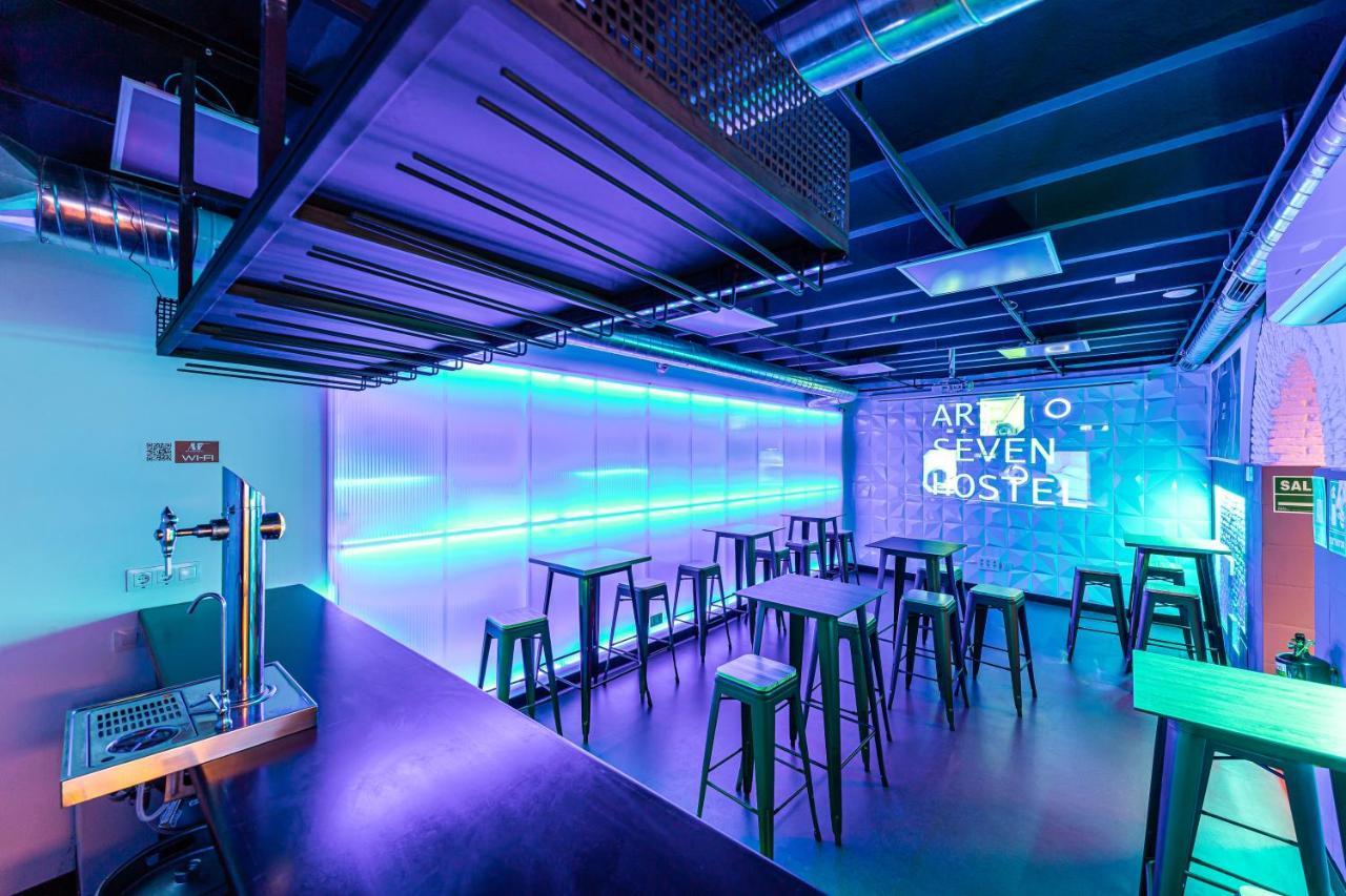 Art Seven Hostel Capsules Madrid Exterior foto
