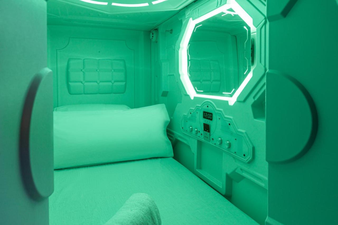 Art Seven Hostel Capsules Madrid Exterior foto