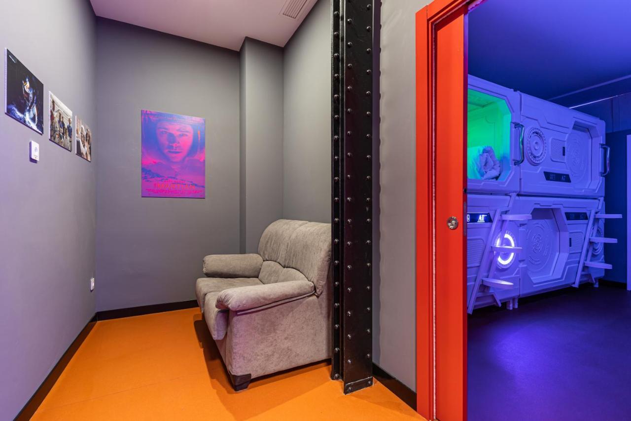 Art Seven Hostel Capsules Madrid Exterior foto