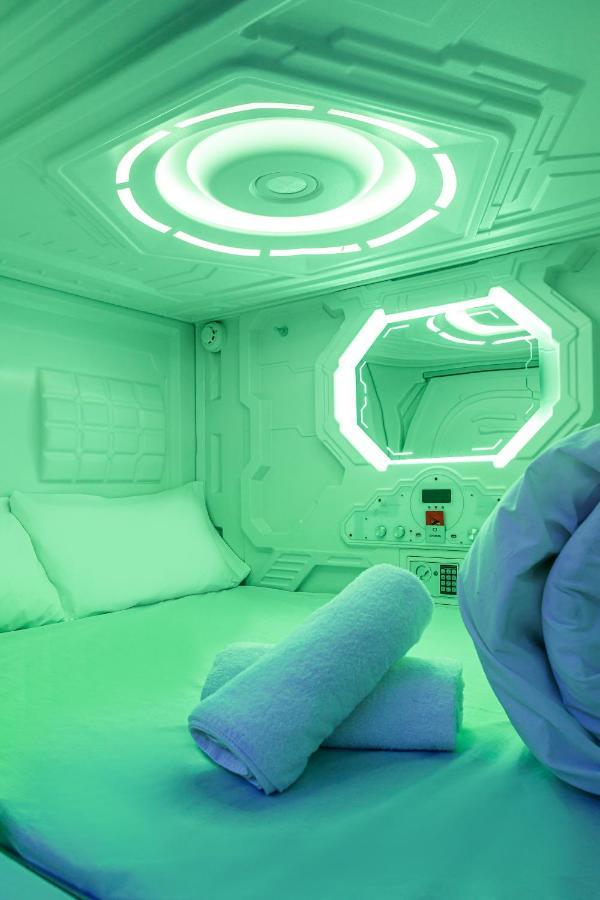 Art Seven Hostel Capsules Madrid Exterior foto