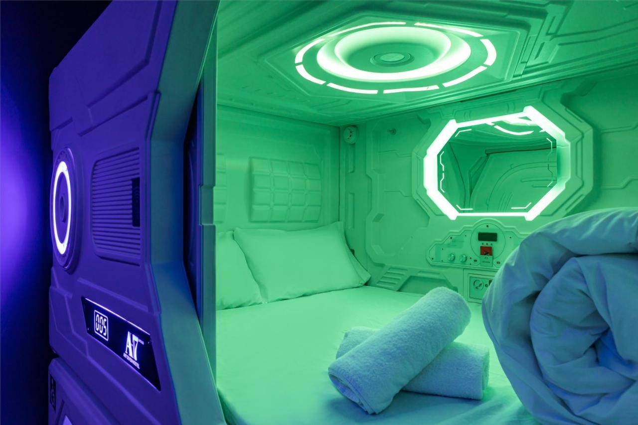 Art Seven Hostel Capsules Madrid Exterior foto