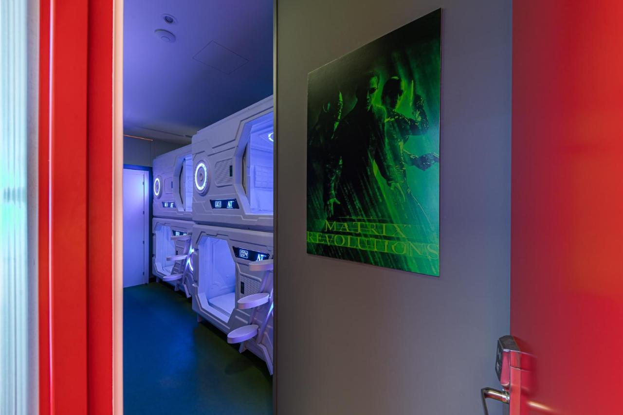 Art Seven Hostel Capsules Madrid Exterior foto