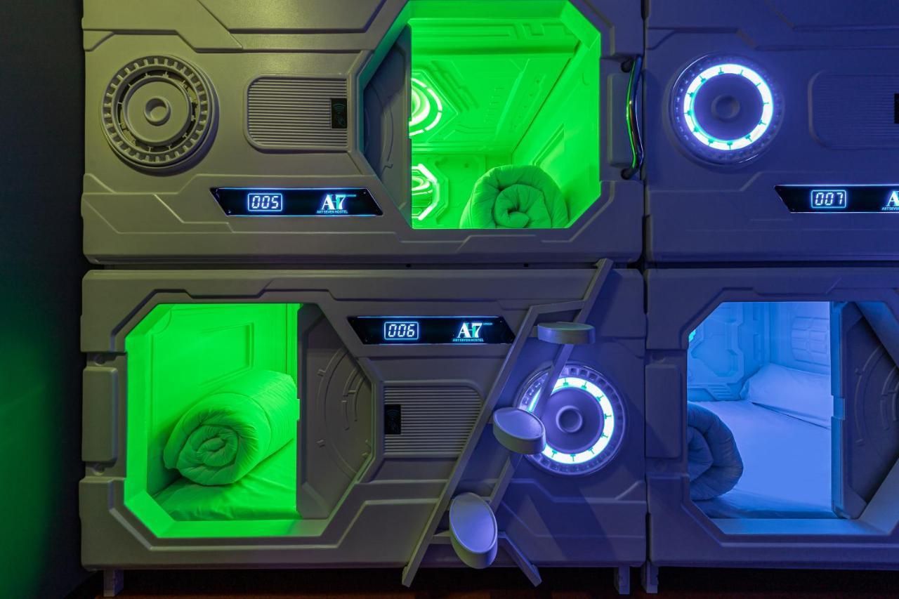 Art Seven Hostel Capsules Madrid Exterior foto