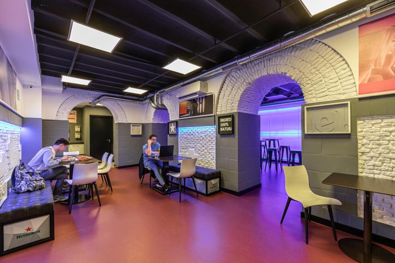 Art Seven Hostel Capsules Madrid Exterior foto