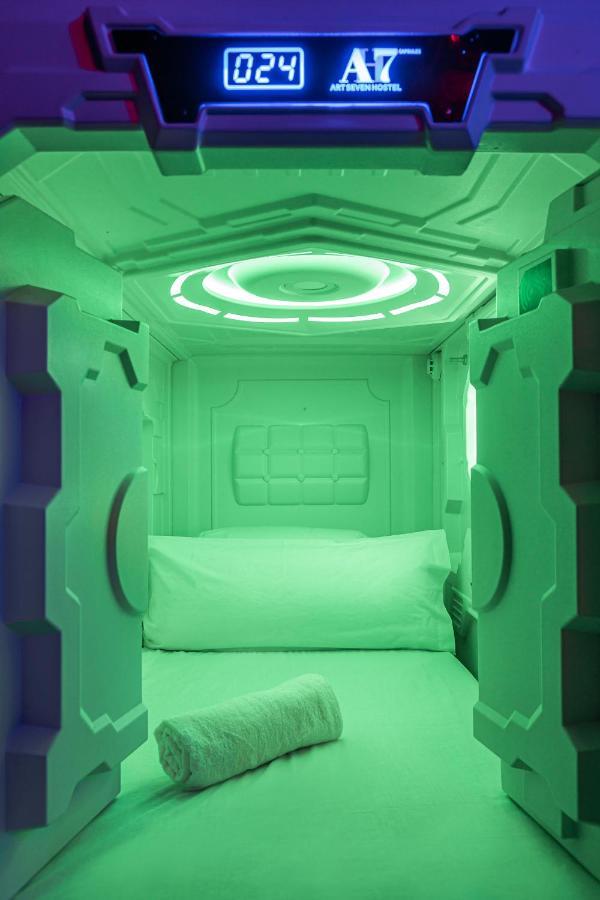 Art Seven Hostel Capsules Madrid Exterior foto