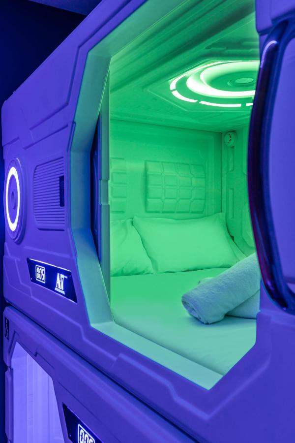 Art Seven Hostel Capsules Madrid Exterior foto